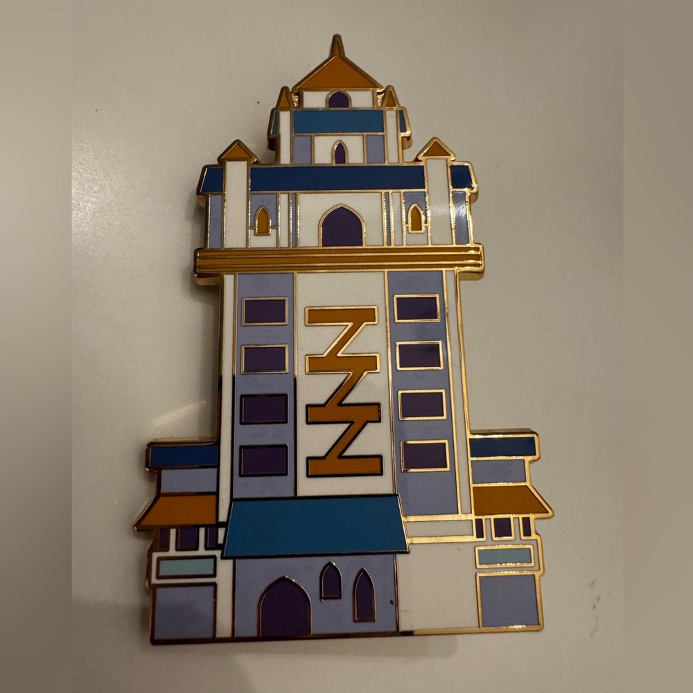 Disney Parks Limited Edition Castle Pin LE 1500 – Authentic
